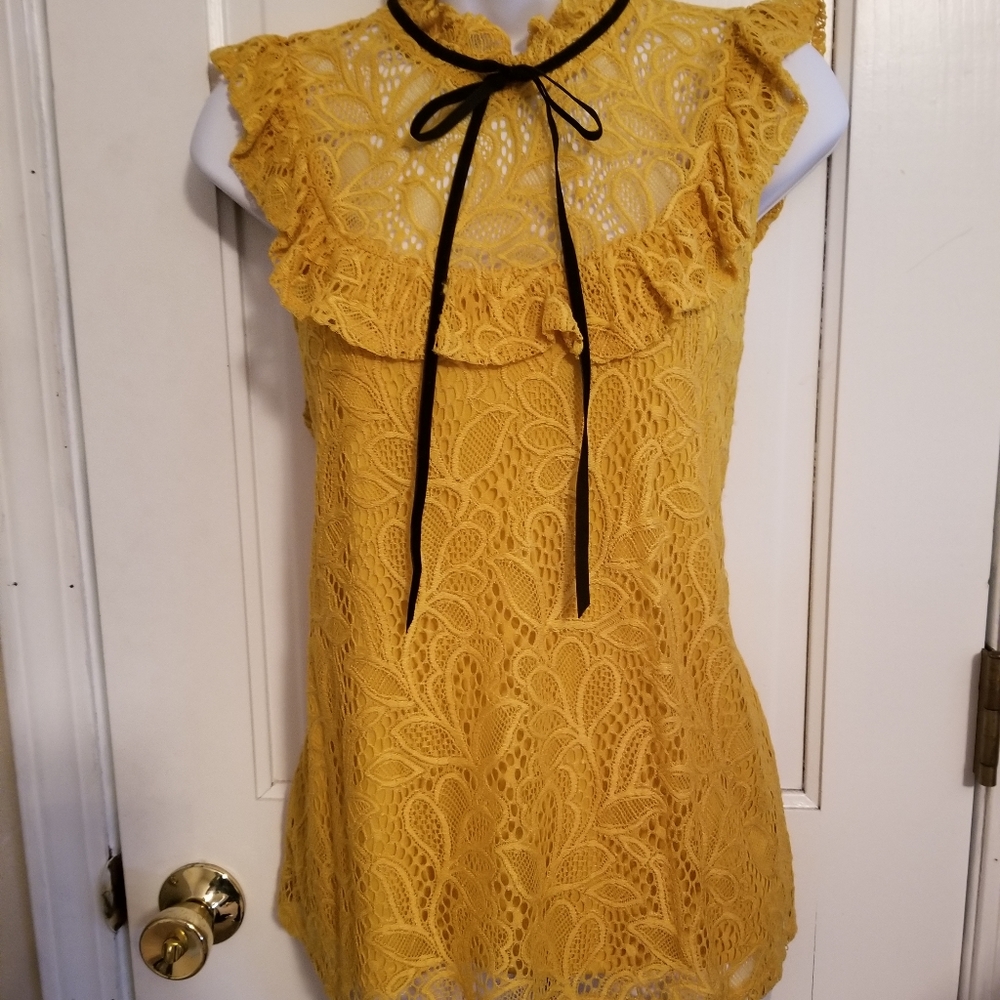Lace top - Picture 2 of 5